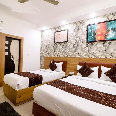Hotel Vvs Near Delhi Airport Nueva Delhi Exterior foto
