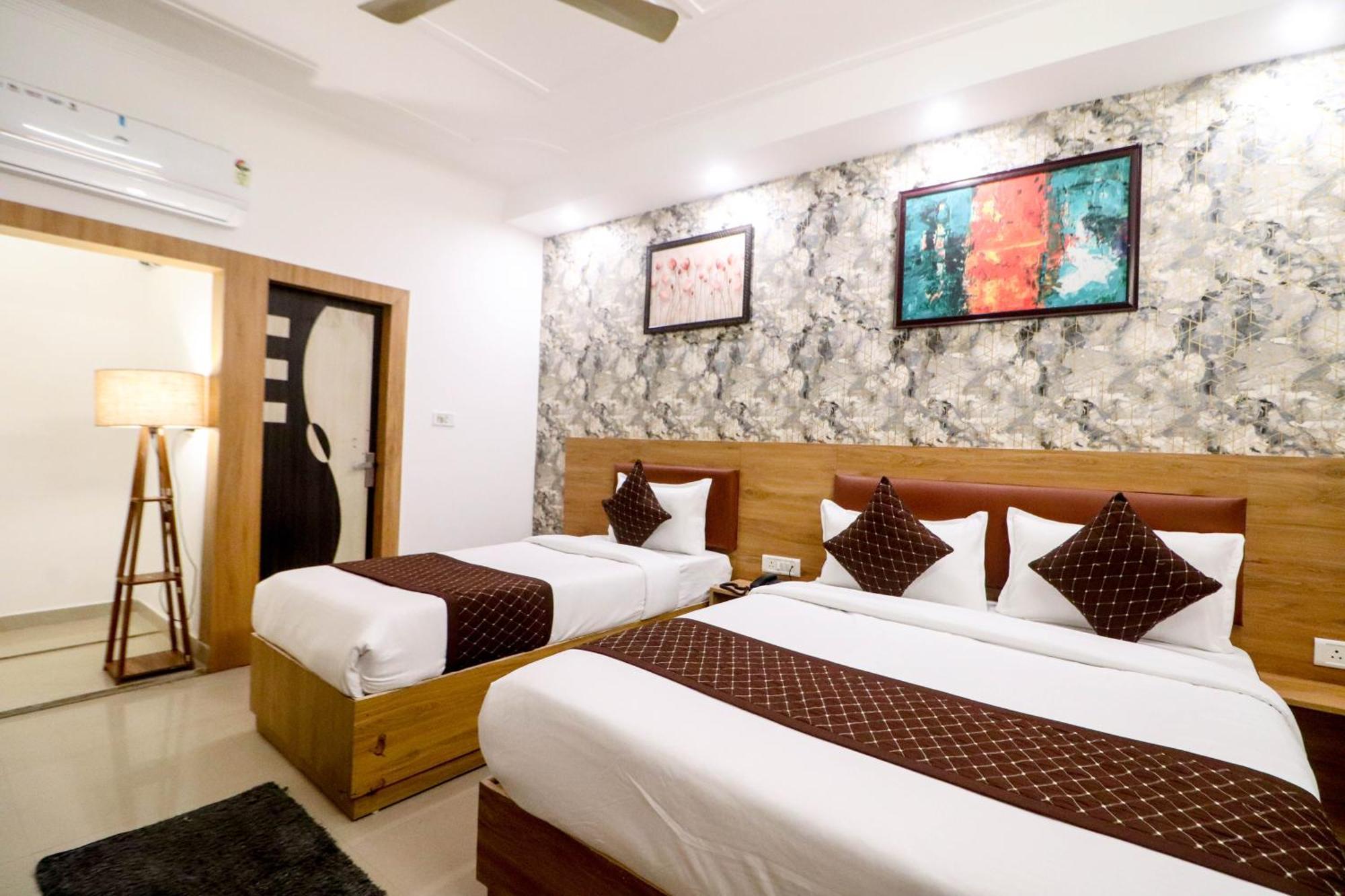 Hotel Vvs Near Delhi Airport Nueva Delhi Exterior foto